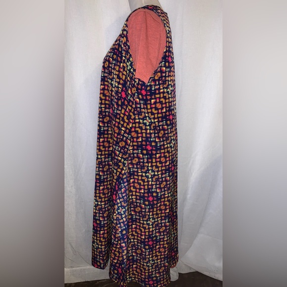 Lula Roe - Picture 3 of 4